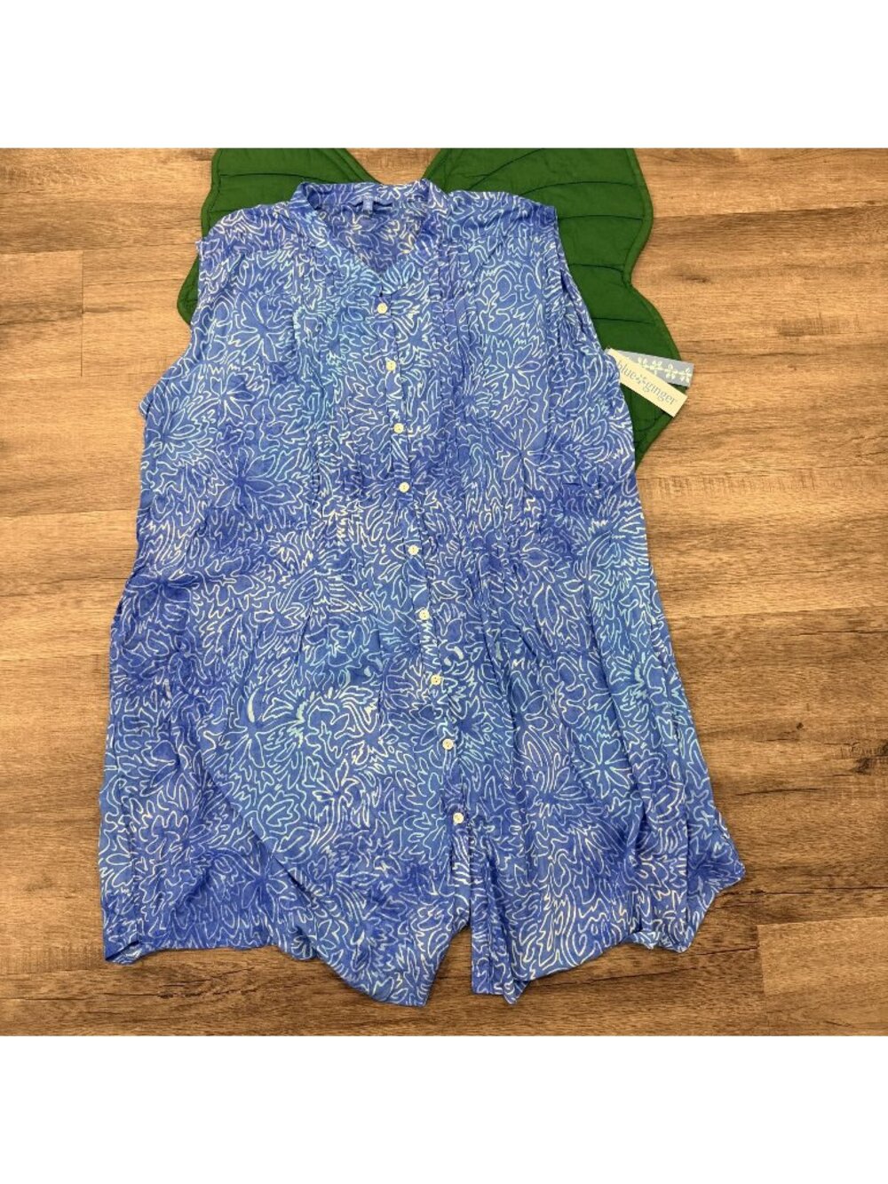 Blue Ginger Womens XXL Sleeveless Button-Down Top With Palm Squiggle Print Rayon